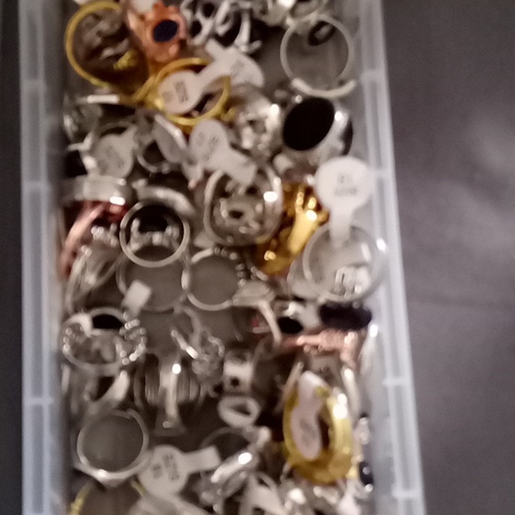 Rings lot - Picture 3 of 4